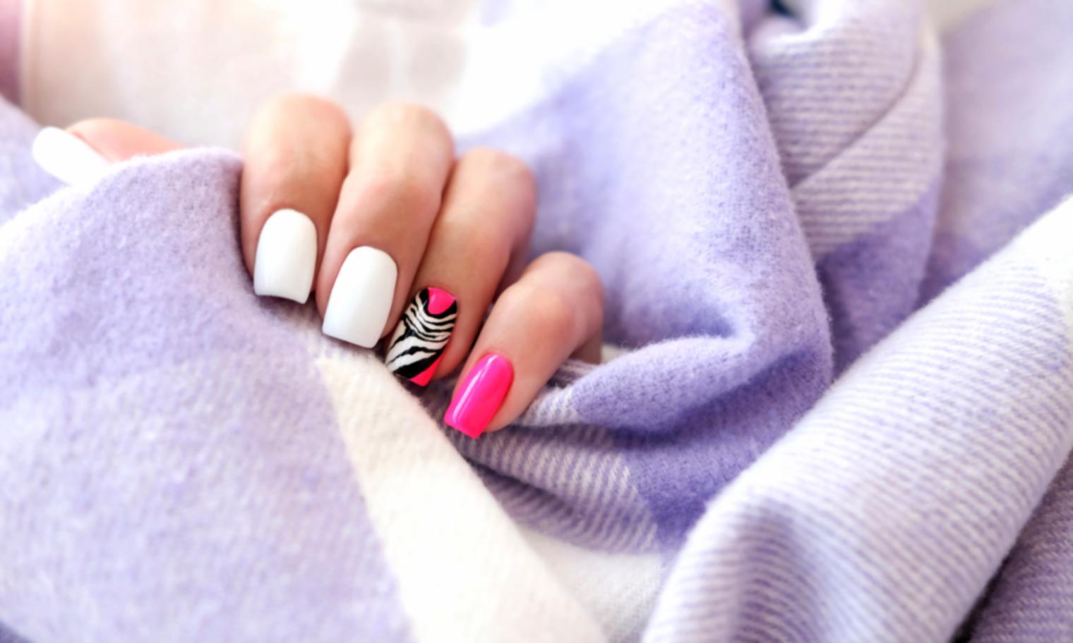 Tecniche avanzate di nail shaping con forme geometriche moderne